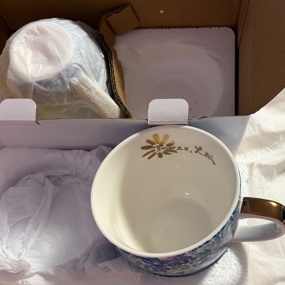 Brand New in Box Set of 2 Lilly Pulitzer Blue, Green, Purple Floral Mug Set - Picture 2 of 4
